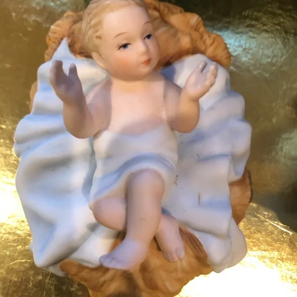 Lenox Renaissance Nativity Set - Mary and Baby Jesus - Picture 6 of 9